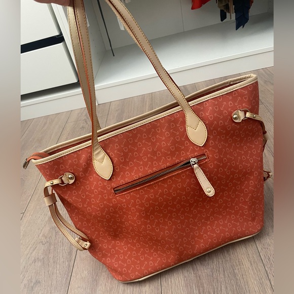 Tote - Picture 10 of 10